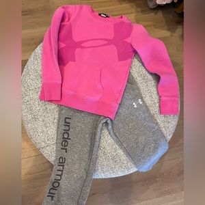 Size 6 kids Under Armour jogger set